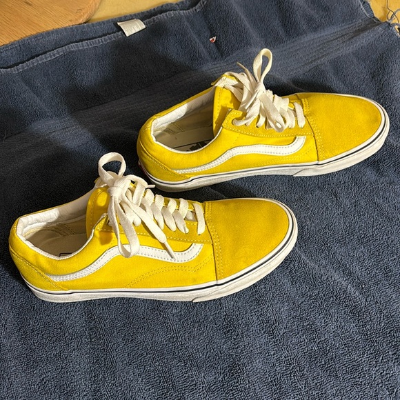 VANS Old Skool Unisex shoes in yellow. Suede on tip, shoelaces and heel. - Picture 2 of 5
